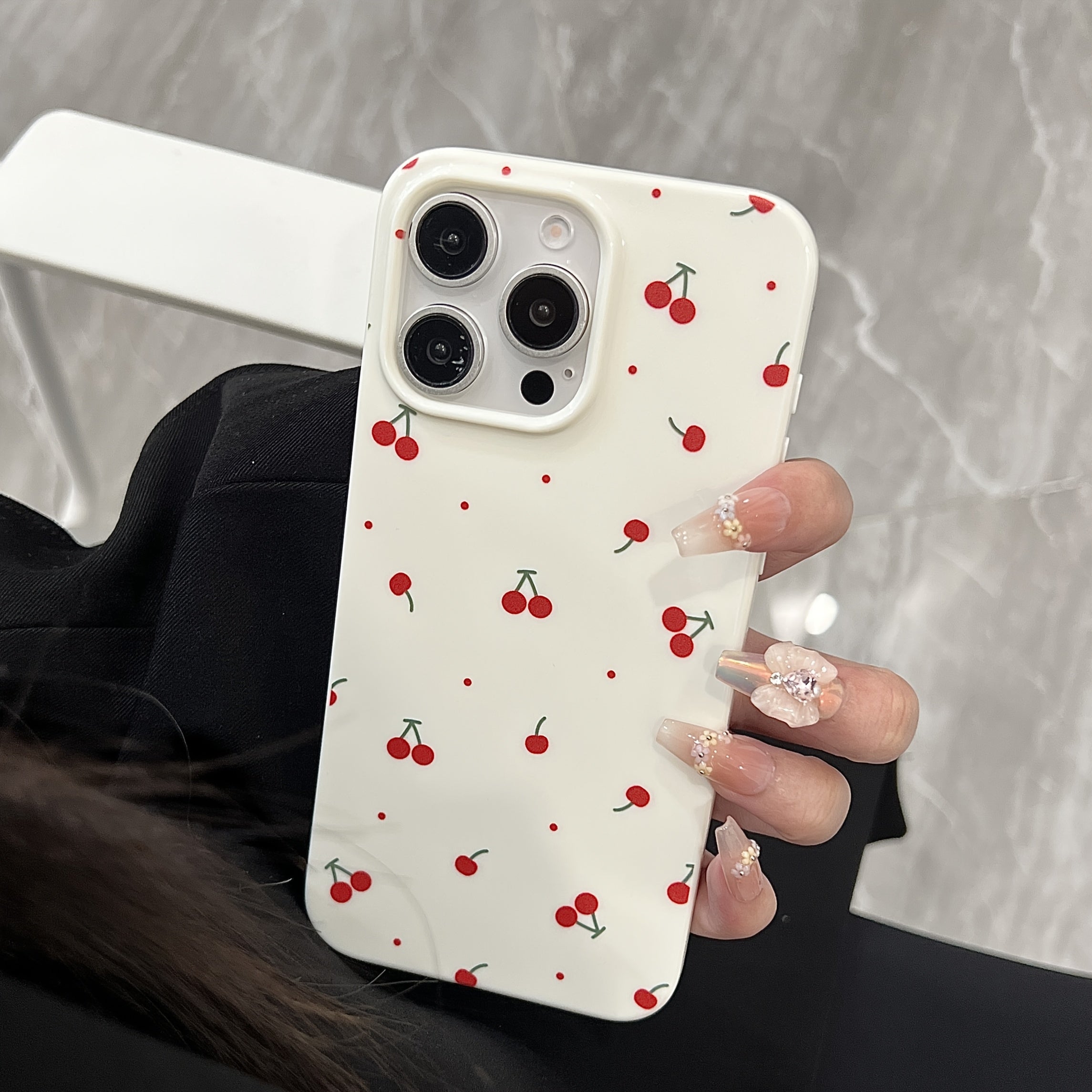 Funda Blanca con Cerezas y Lunares Antigolpes para iPhone